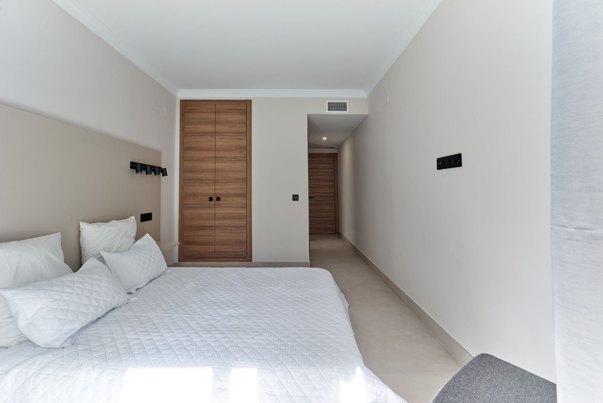 3 Bed Apartment for sale in San Pedro De Alcántara Costa Del Sol, Málaga, Spain
