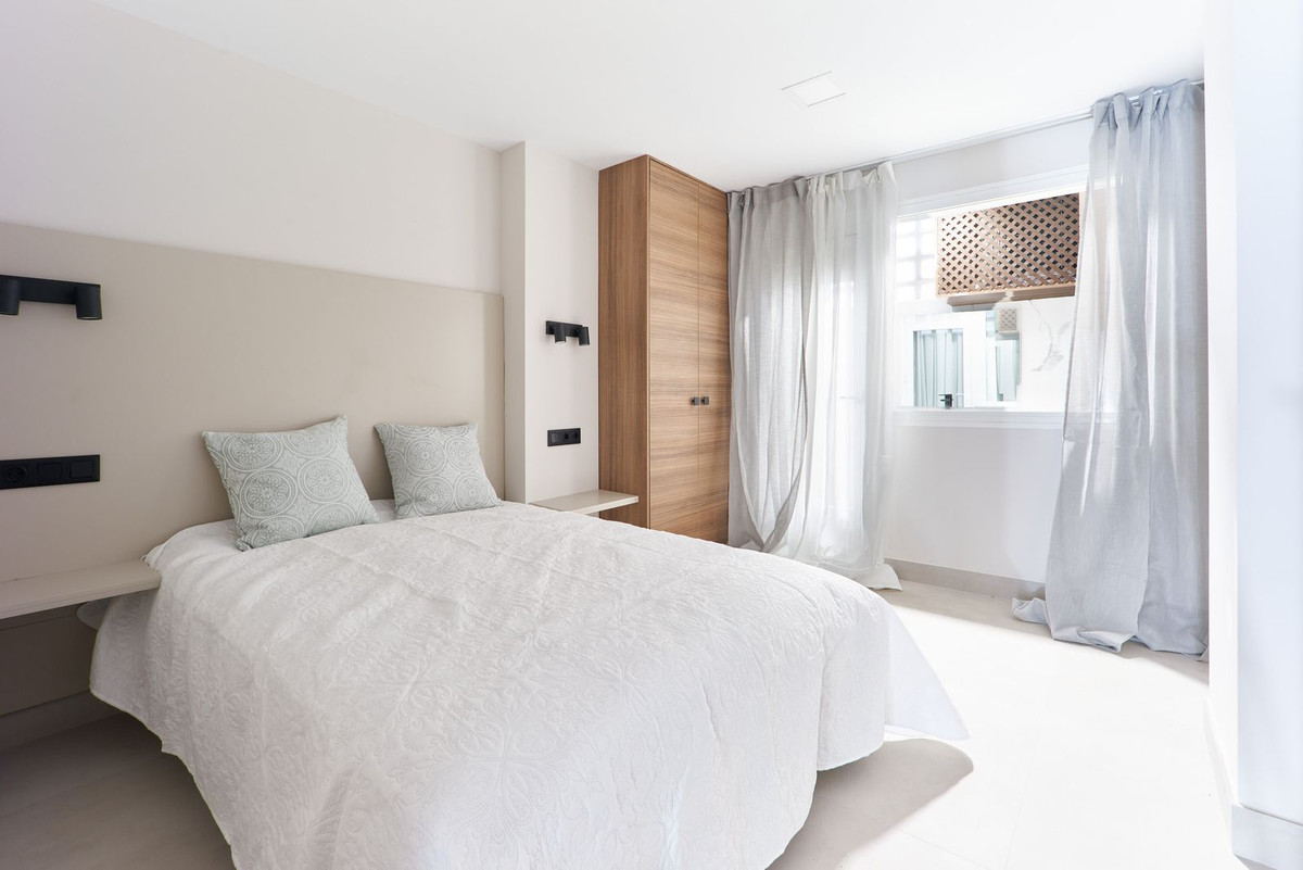 3 Bed Apartment for sale in San Pedro De Alcántara Costa Del Sol, Málaga, Spain