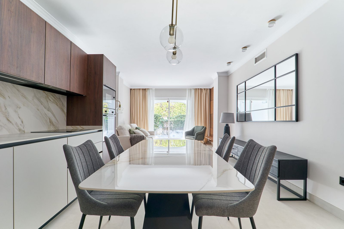 3 Bed Apartment for sale in San Pedro De Alcántara Costa Del Sol, Málaga, Spain