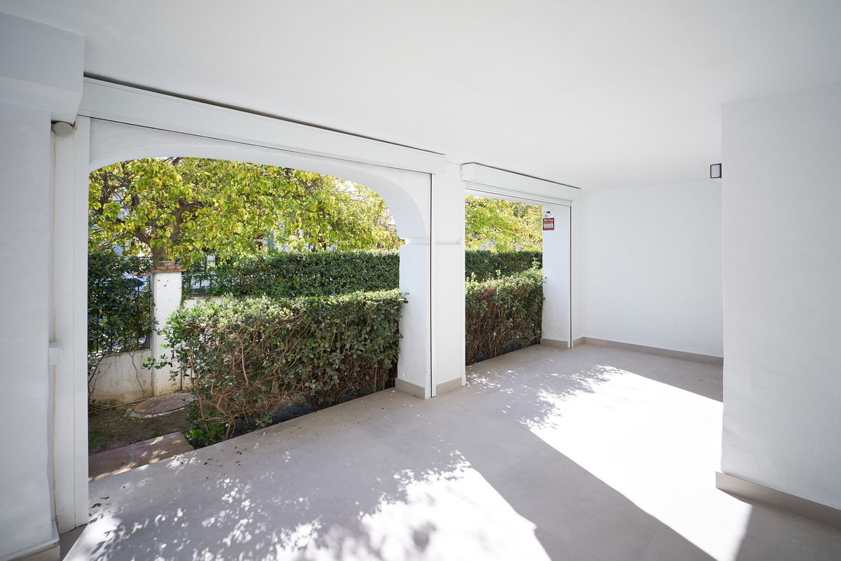 3 Bed Apartment for sale in San Pedro De Alcántara Costa Del Sol, Málaga, Spain