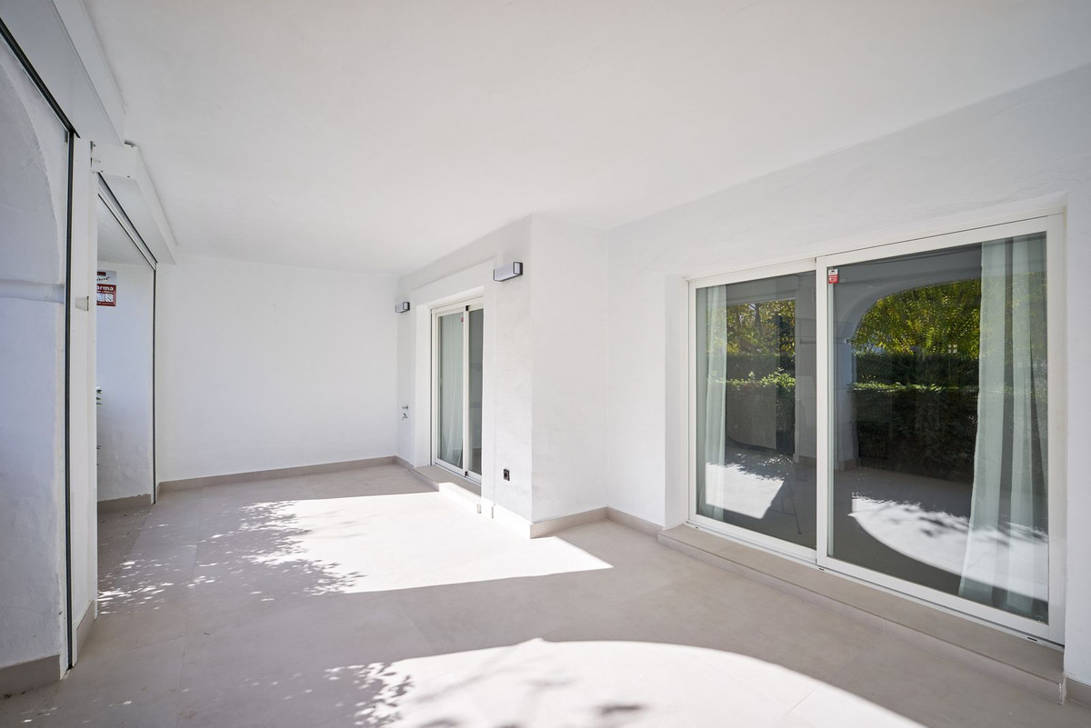 3 Bed Apartment for sale in San Pedro De Alcántara Costa Del Sol, Málaga, Spain