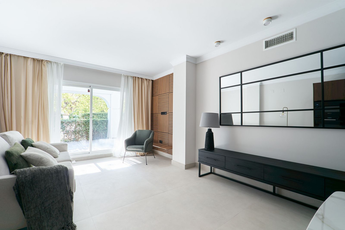 3 Bed Apartment for sale in San Pedro De Alcántara Costa Del Sol, Málaga, Spain