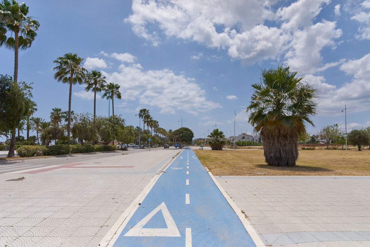 3 Bed Apartment for sale in San Pedro De Alcántara Costa Del Sol, Málaga, Spain