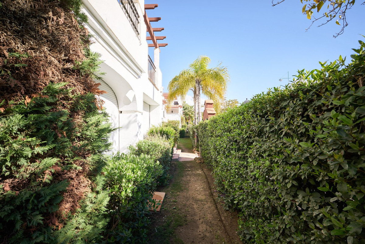 3 Bed Apartment for sale in San Pedro De Alcántara Costa Del Sol, Málaga, Spain