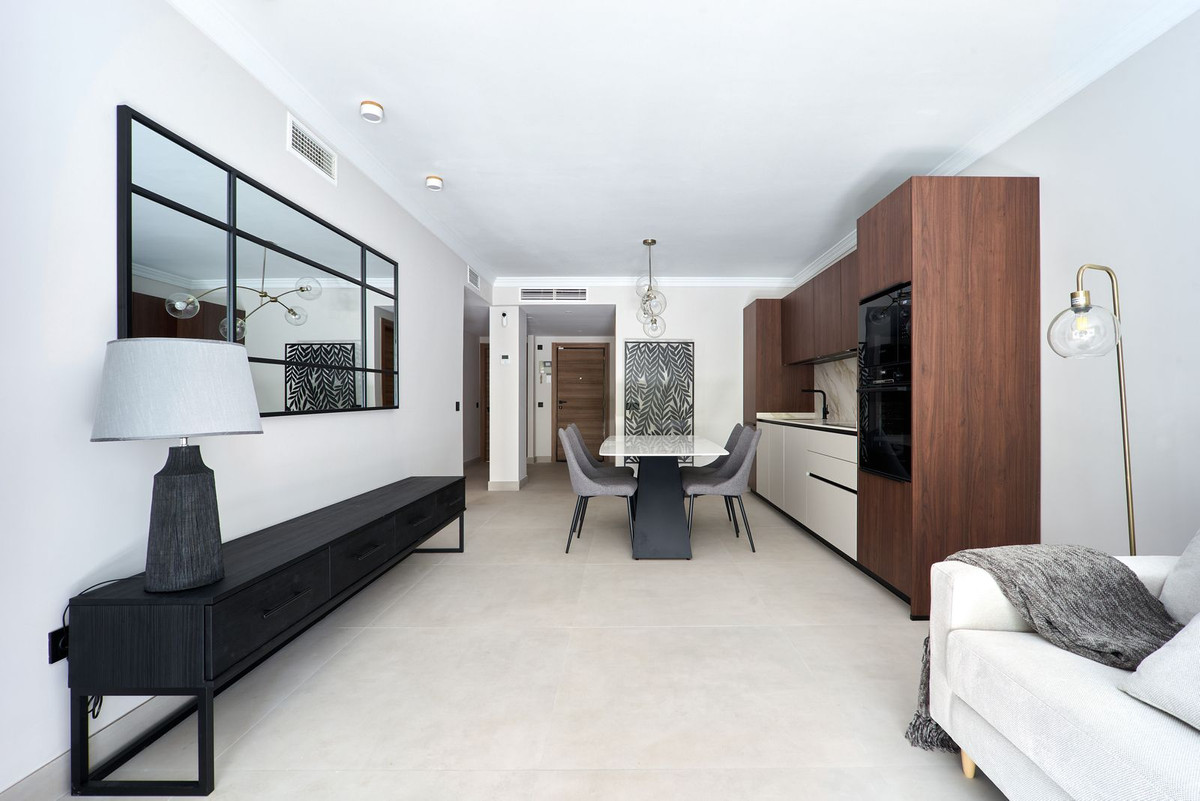 3 Bed Apartment for sale in San Pedro De Alcántara Costa Del Sol, Málaga, Spain