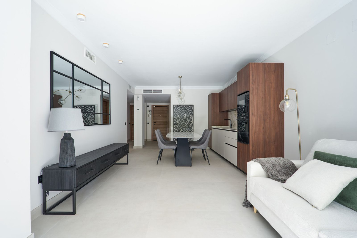 3 Bed Apartment for sale in San Pedro De Alcántara Costa Del Sol, Málaga, Spain