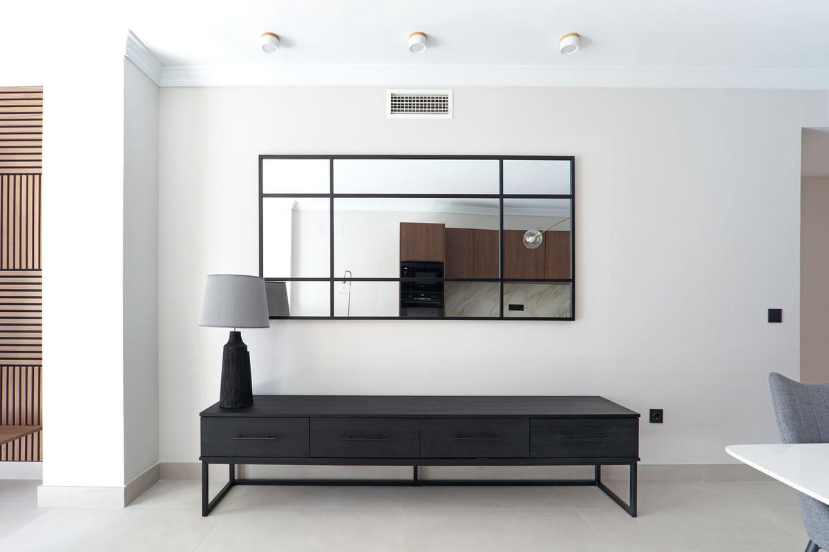 3 Bed Apartment for sale in San Pedro De Alcántara Costa Del Sol, Málaga, Spain