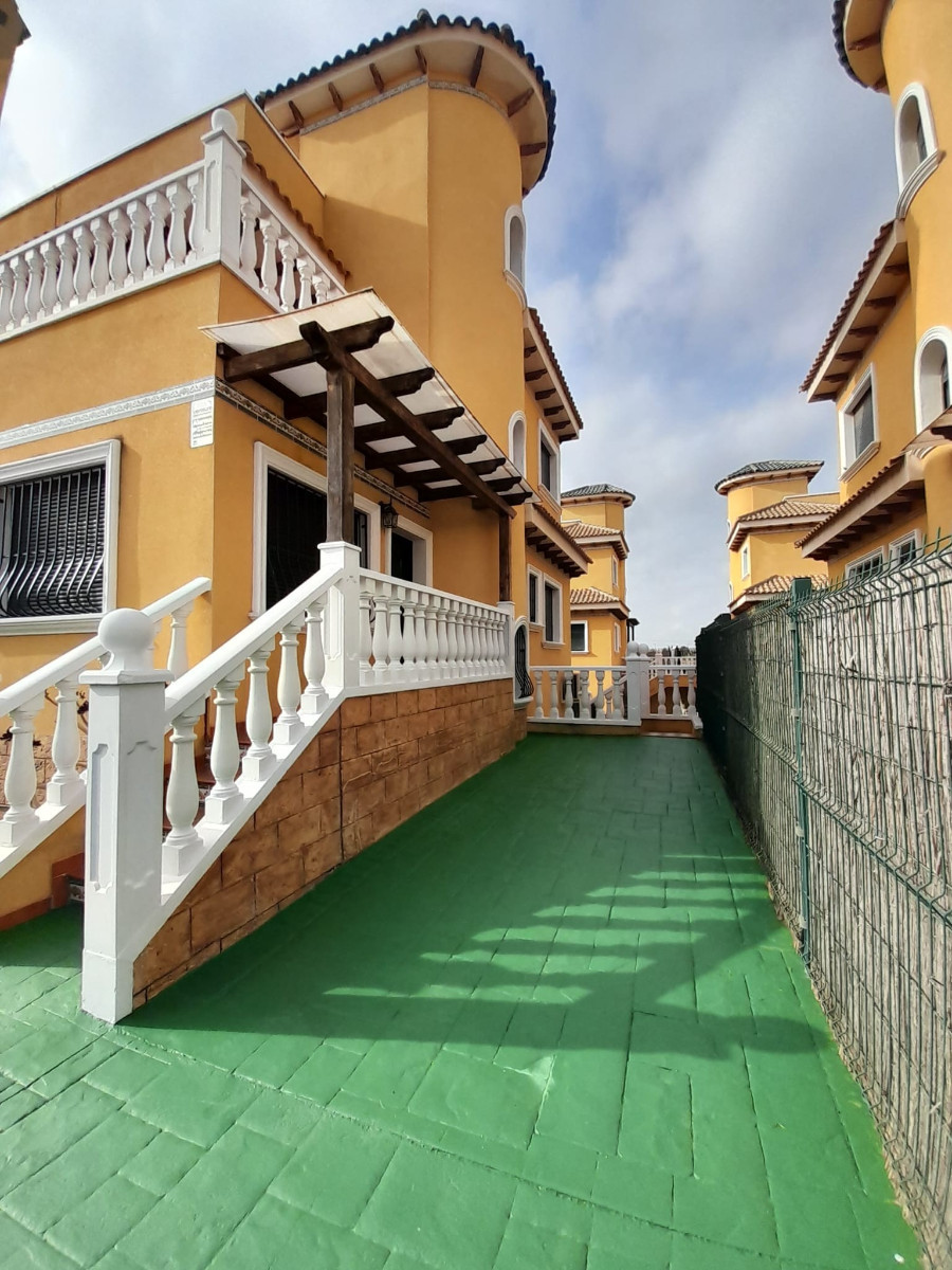 Se vende Adosada de 3 dormitorios en Costa Blanca, Alicante, España