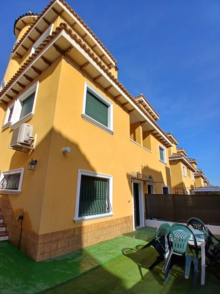 Se vende Adosada de 3 dormitorios en Costa Blanca, Alicante, España