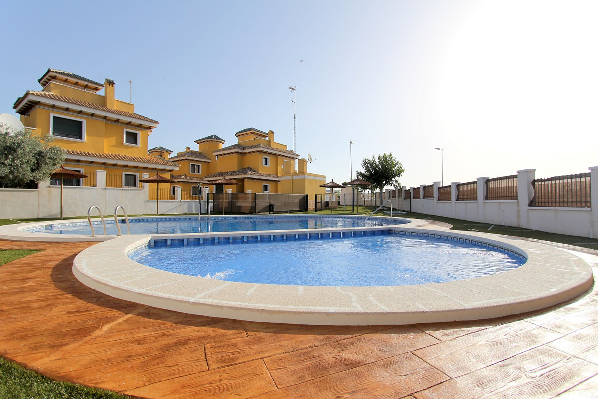 Se vende Adosada de 3 dormitorios en Costa Blanca, Alicante, España