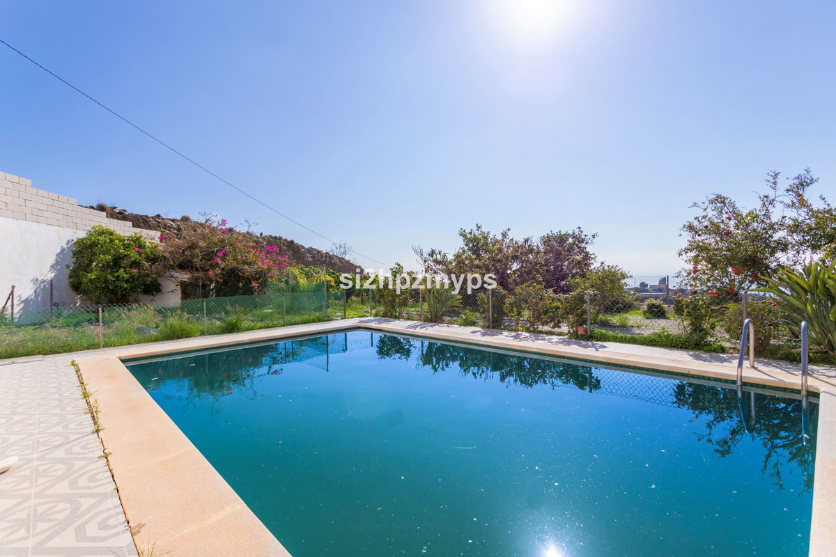 Se vende Villa - Chalet de 2 dormitorios en Costa Del Sol East, Málaga, España