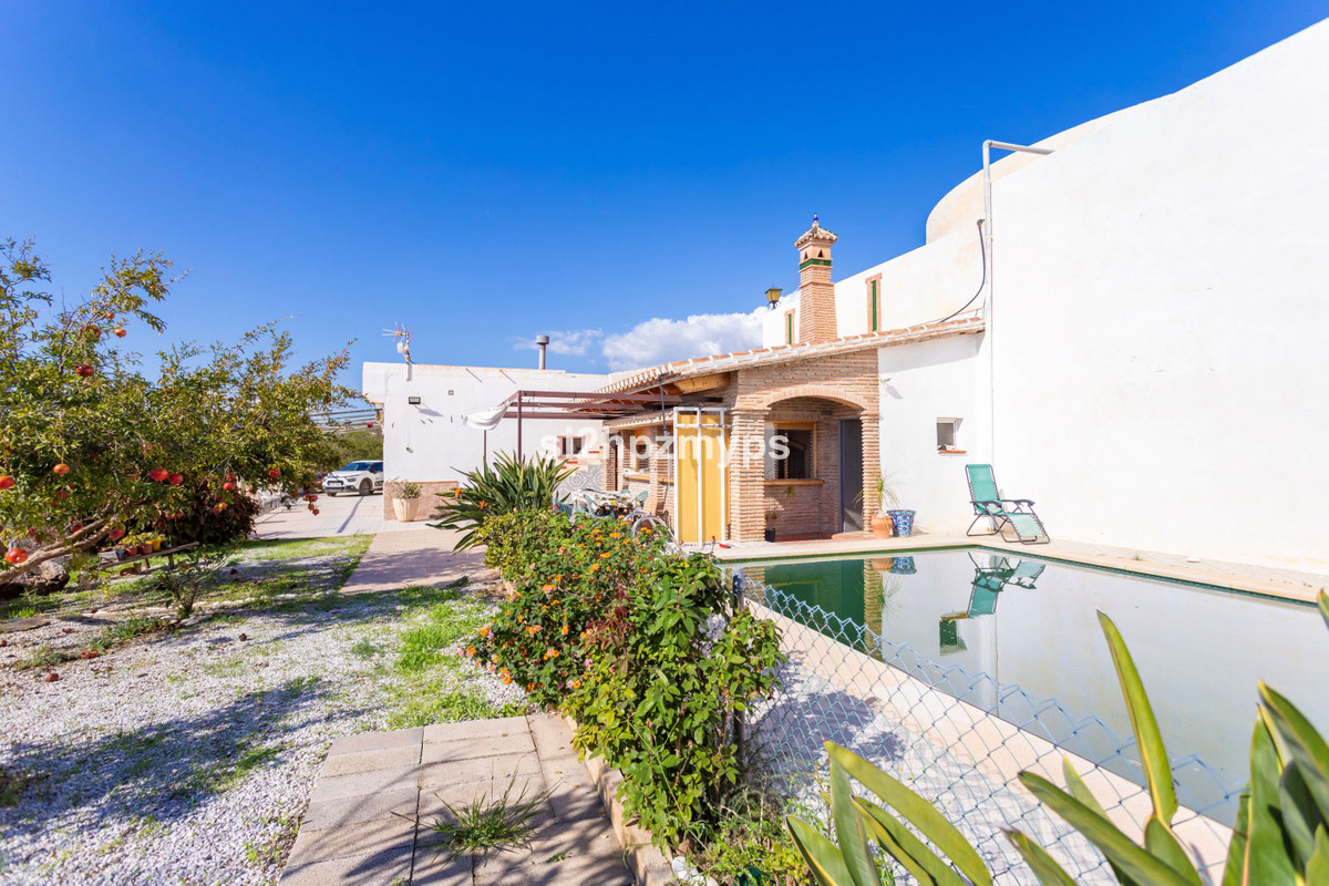Se vende Villa - Chalet de 2 dormitorios en Costa Del Sol East, Málaga, España