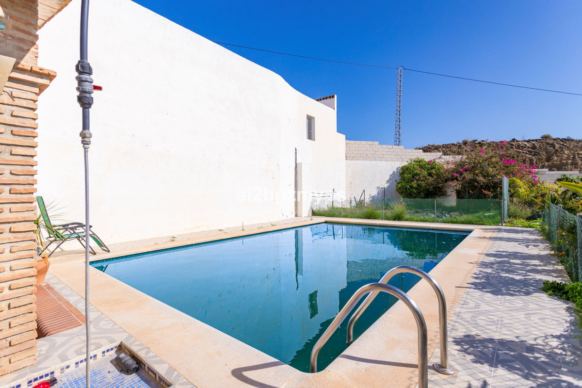 Se vende Villa - Chalet de 2 dormitorios en Costa Del Sol East, Málaga, España