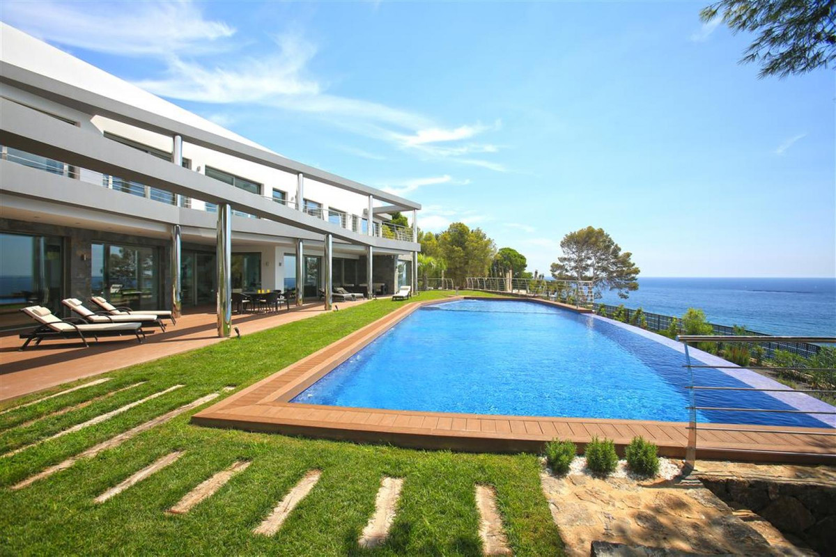 6 Bed Townhouse for sale in Altea Costa Blanca, Alicante, Spain