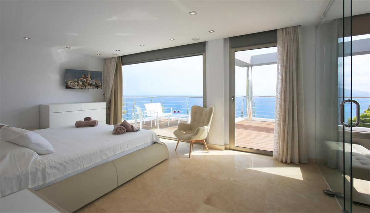 6 Bed Townhouse for sale in Altea Costa Blanca, Alicante, Spain