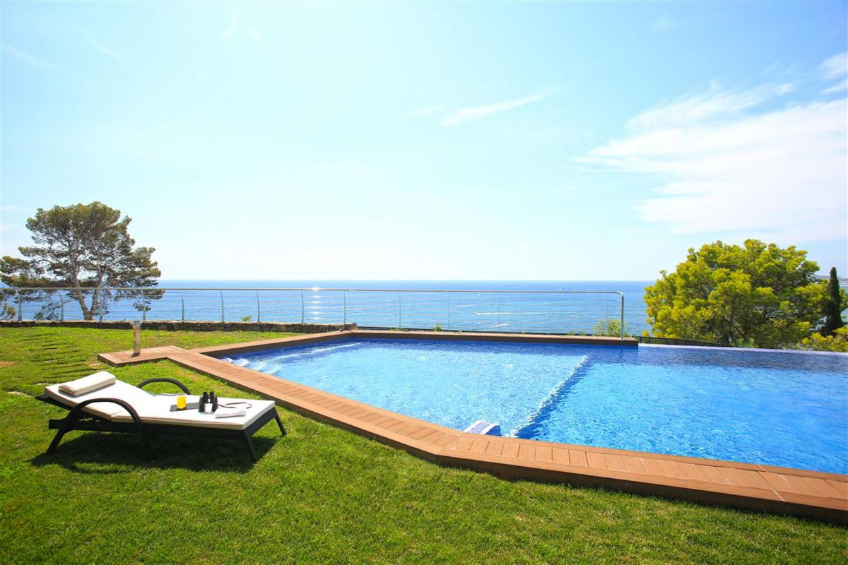 6 Bed Townhouse for sale in Altea Costa Blanca, Alicante, Spain