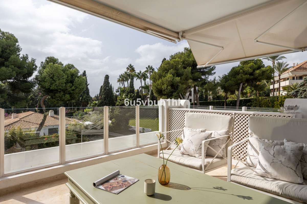 3 Bed Apartment for sale in Los Monteros Costa Del Sol, Málaga, Spain