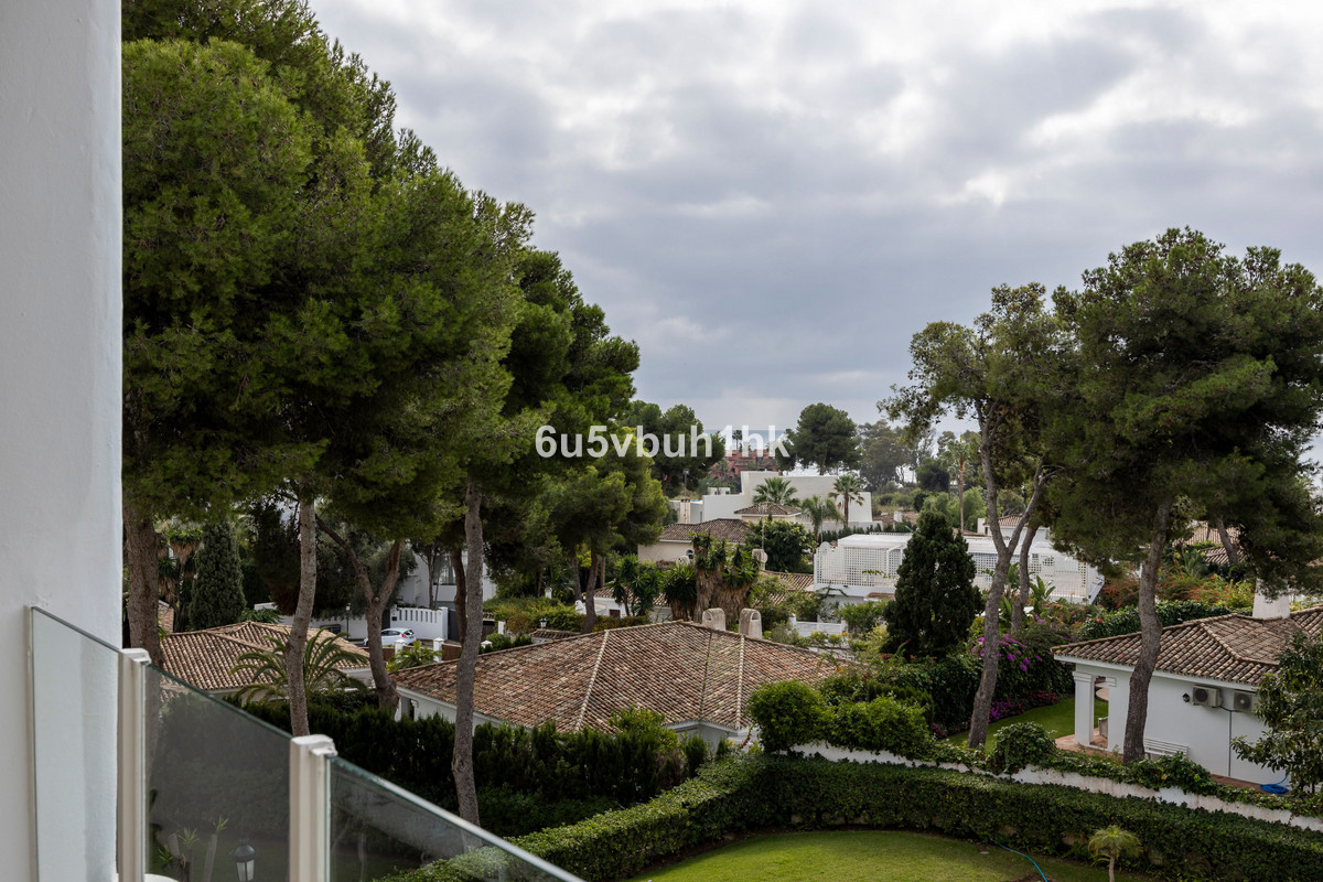 3 Bed Apartment for sale in Los Monteros Costa Del Sol, Málaga, Spain