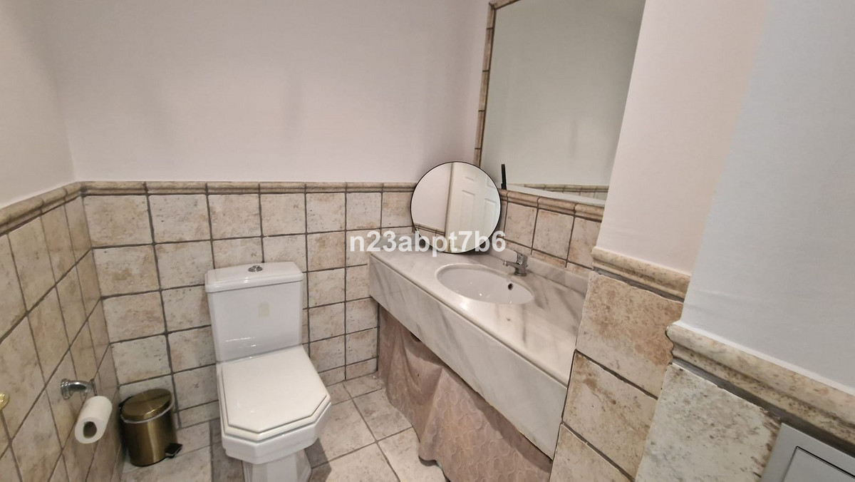3 Bed Apartment for sale in El Paraiso Costa Del Sol, Málaga, Spain