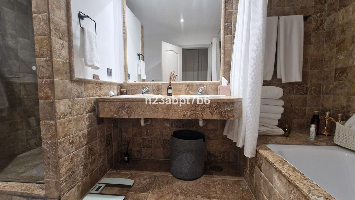 Se vende Apartamento Planta Baja de 2 dormitorios en Costa Del Sol, Málaga, España