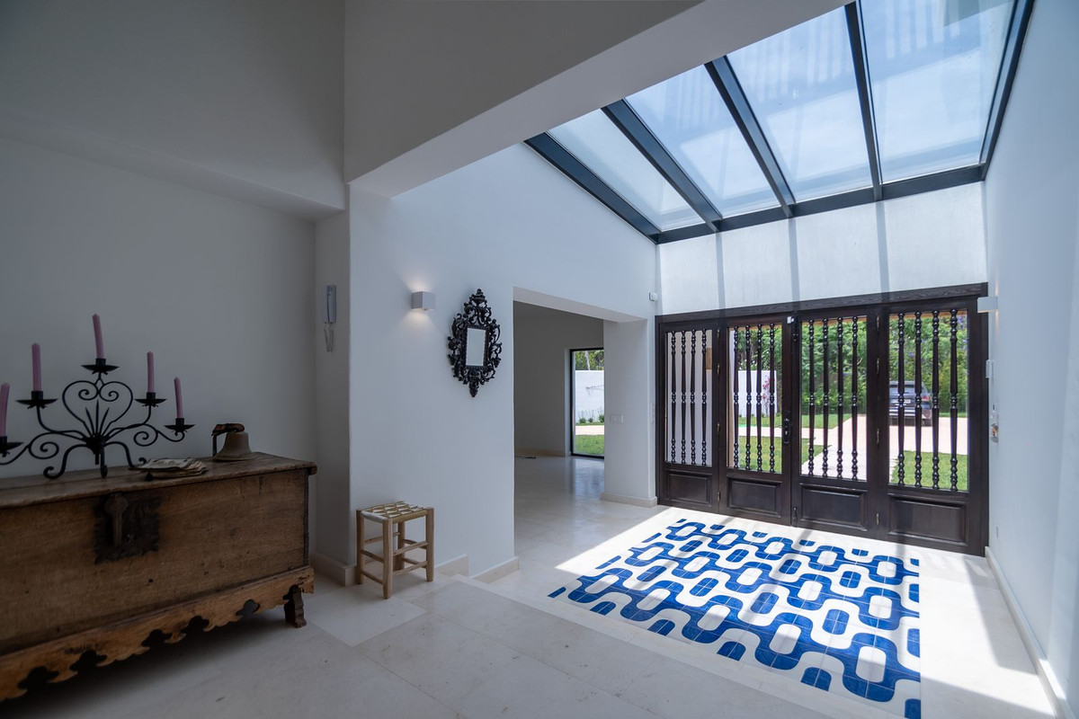 7 Bed Townhouse for sale in Guadalmina Baja Costa Del Sol, Málaga, Spain