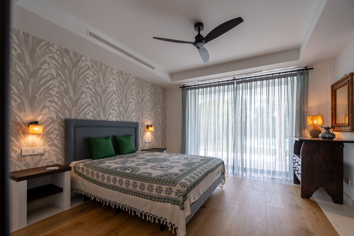 7 Bed Townhouse for sale in Guadalmina Baja Costa Del Sol, Málaga, Spain