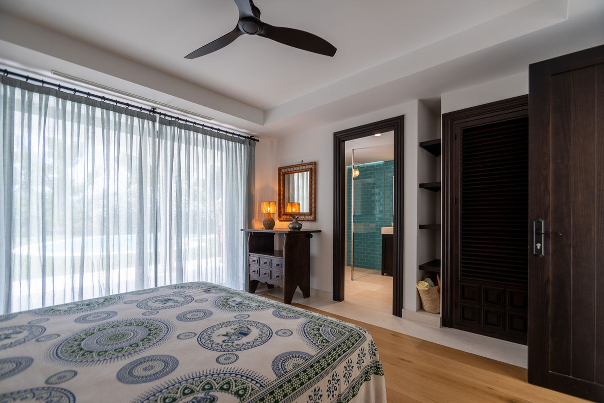 7 Bed Townhouse for sale in Guadalmina Baja Costa Del Sol, Málaga, Spain