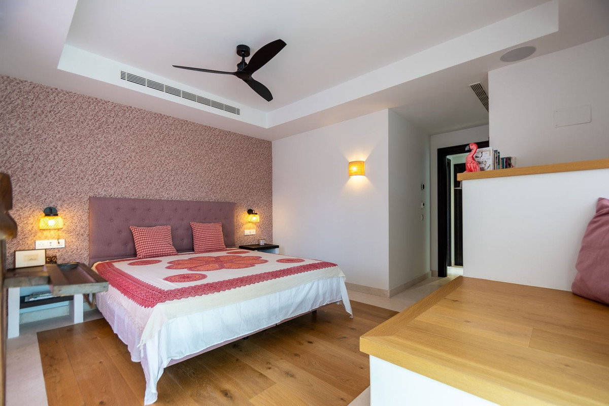 7 Bed Townhouse for sale in Guadalmina Baja Costa Del Sol, Málaga, Spain