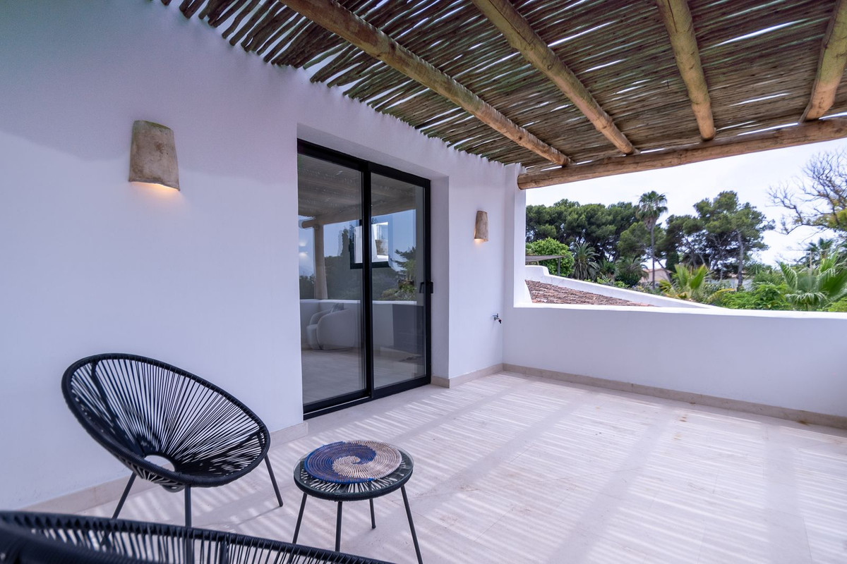 7 Bed Townhouse for sale in Guadalmina Baja Costa Del Sol, Málaga, Spain