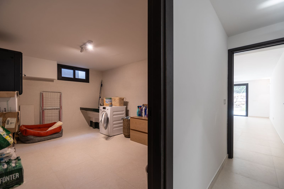 7 Bed Townhouse for sale in Guadalmina Baja Costa Del Sol, Málaga, Spain