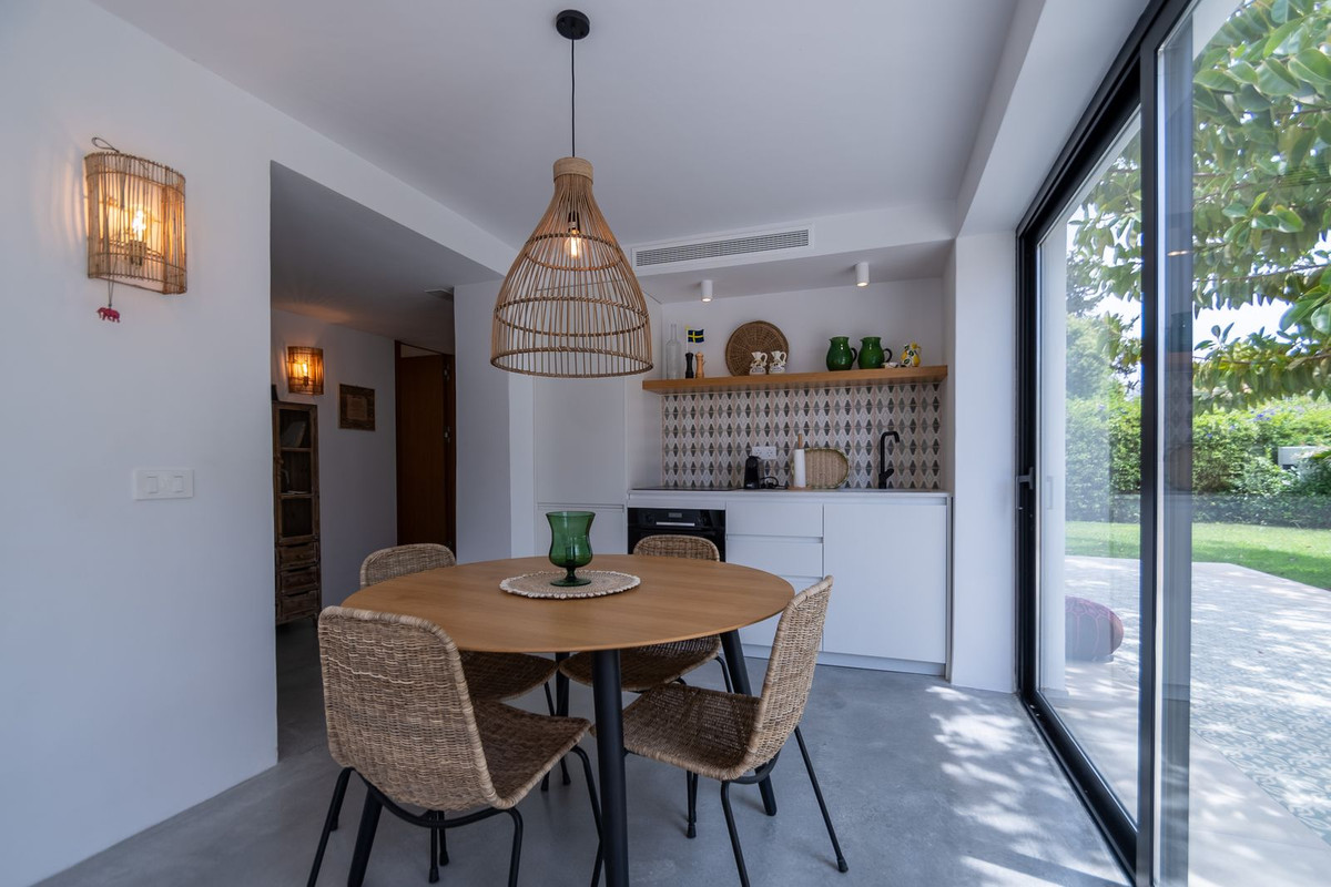 7 Bed Townhouse for sale in Guadalmina Baja Costa Del Sol, Málaga, Spain