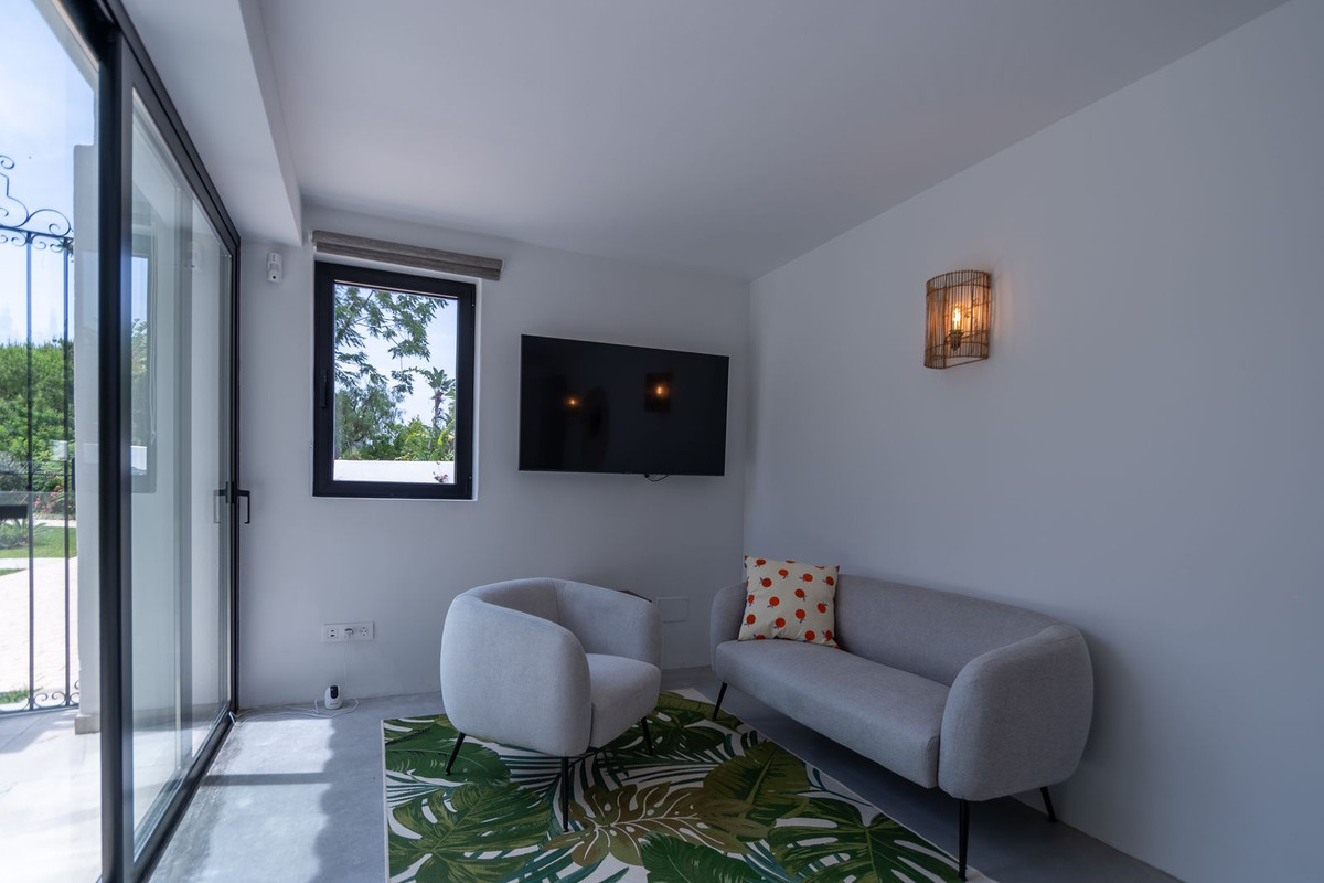 7 Bed Townhouse for sale in Guadalmina Baja Costa Del Sol, Málaga, Spain