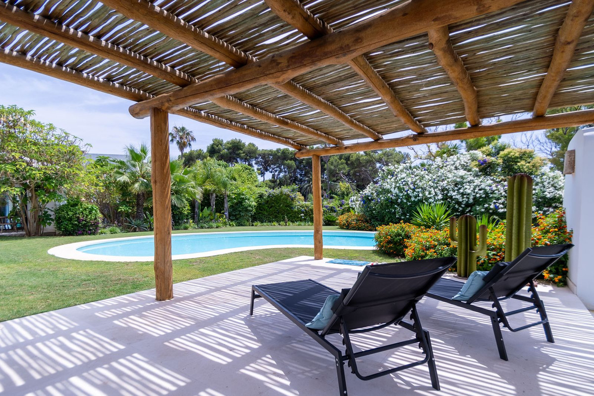 7 Bed Townhouse for sale in Guadalmina Baja Costa Del Sol, Málaga, Spain