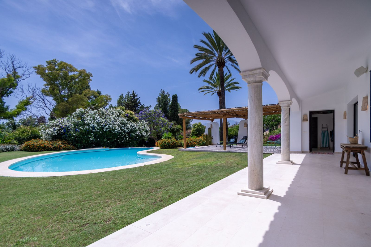 7 Bed Townhouse for sale in Guadalmina Baja Costa Del Sol, Málaga, Spain