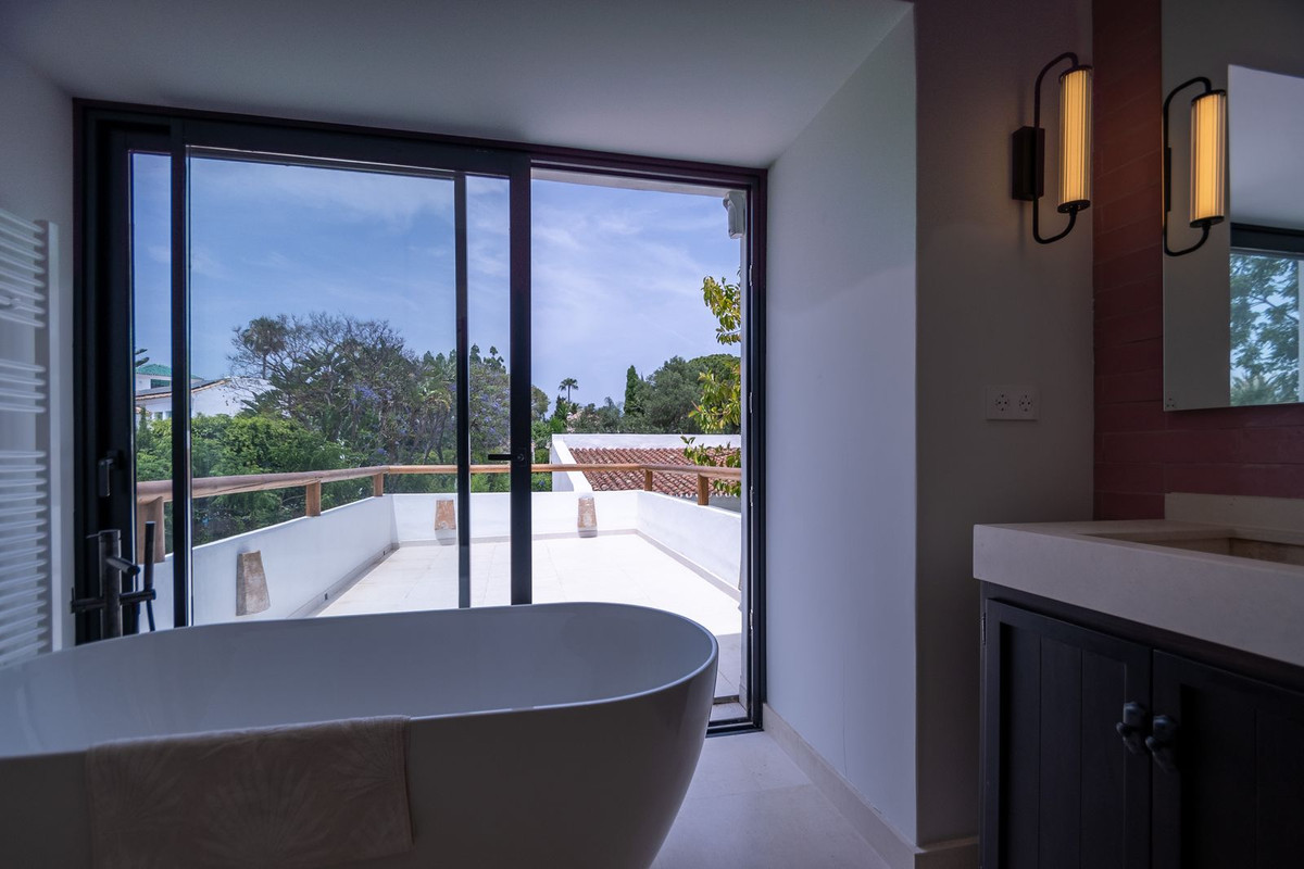 7 Bed Townhouse for sale in Guadalmina Baja Costa Del Sol, Málaga, Spain