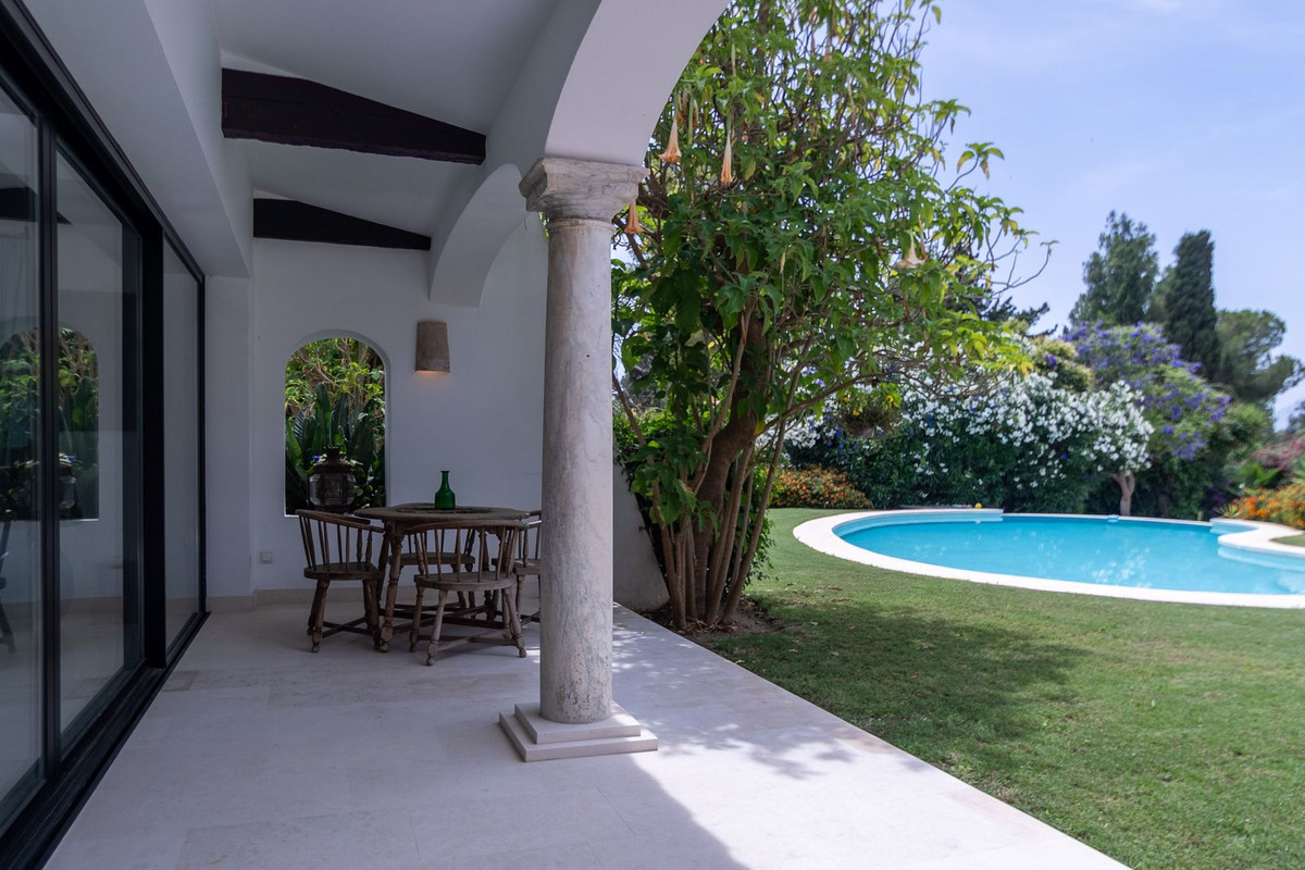 7 Bed Townhouse for sale in Guadalmina Baja Costa Del Sol, Málaga, Spain