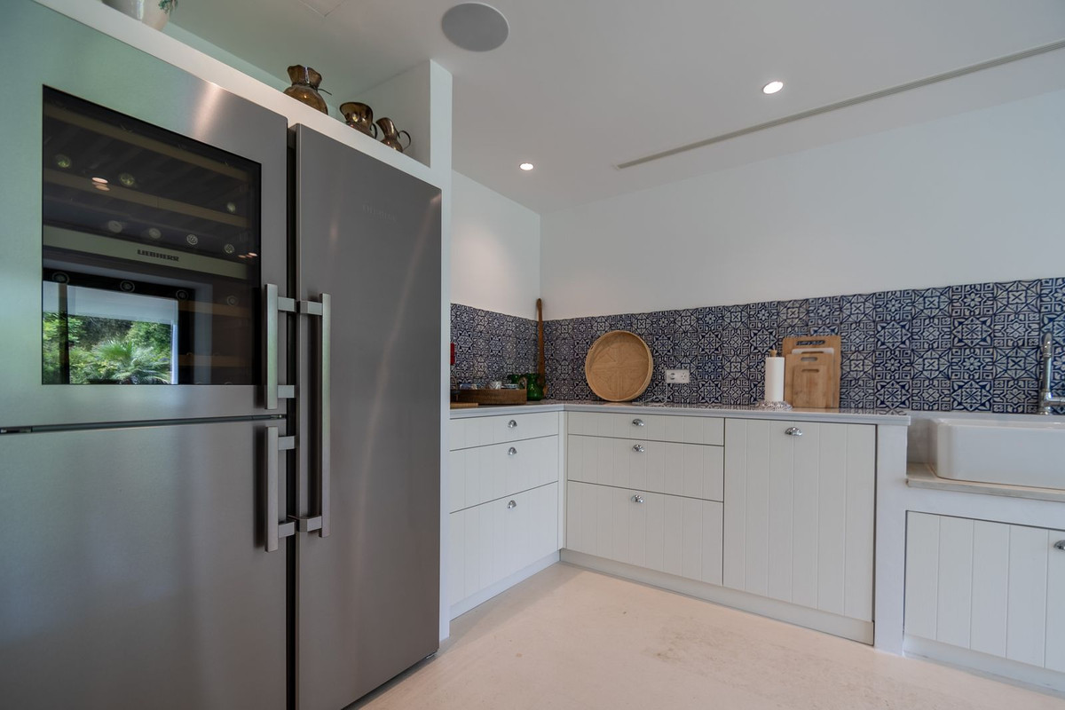 7 Bed Townhouse for sale in Guadalmina Baja Costa Del Sol, Málaga, Spain
