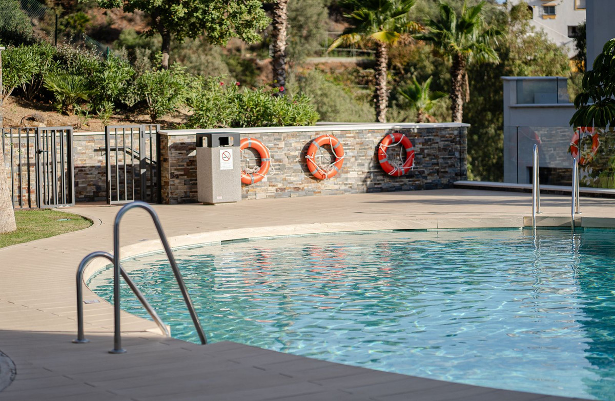 4 Bed Apartment for sale in Marbella Costa Del Sol, Málaga, Spain