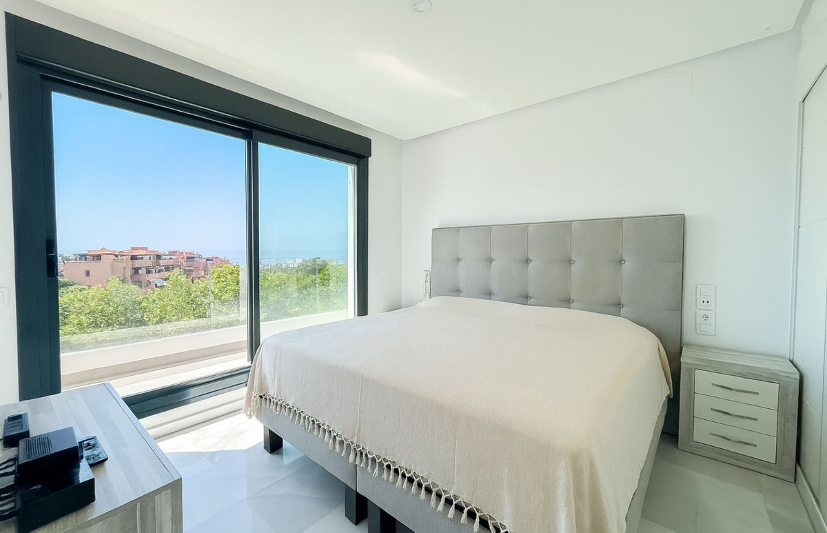 4 Bed Apartment for sale in Marbella Costa Del Sol, Málaga, Spain