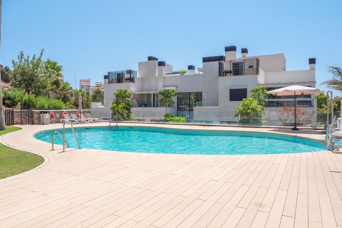 4 Bed Apartment for sale in Marbella Costa Del Sol, Málaga, Spain