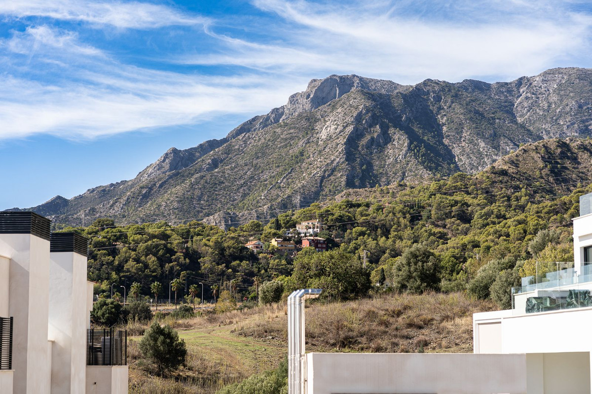 4 Bed Apartment for sale in Marbella Costa Del Sol, Málaga, Spain