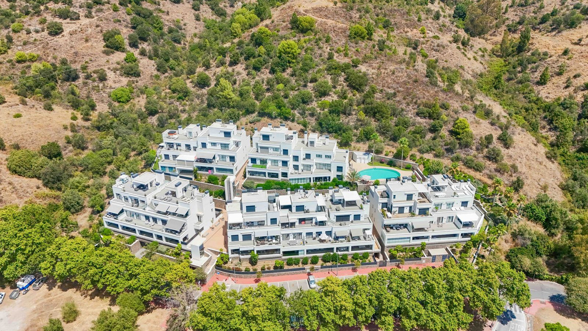 4 Bed Apartment for sale in Marbella Costa Del Sol, Málaga, Spain