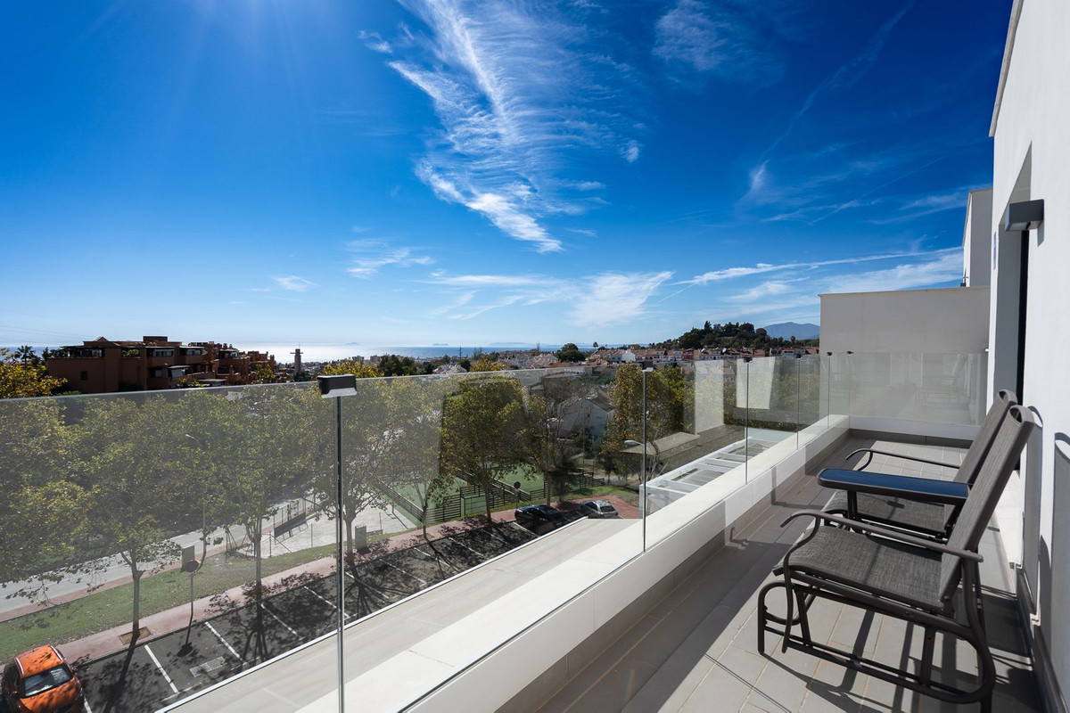 4 Bed Apartment for sale in Marbella Costa Del Sol, Málaga, Spain