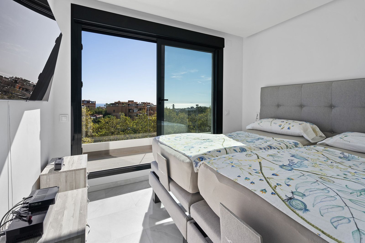 4 Bed Apartment for sale in Marbella Costa Del Sol, Málaga, Spain