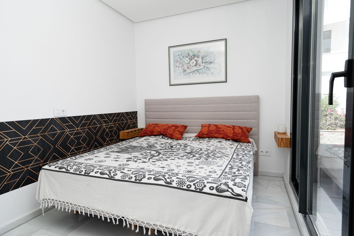 4 Bed Apartment for sale in Marbella Costa Del Sol, Málaga, Spain