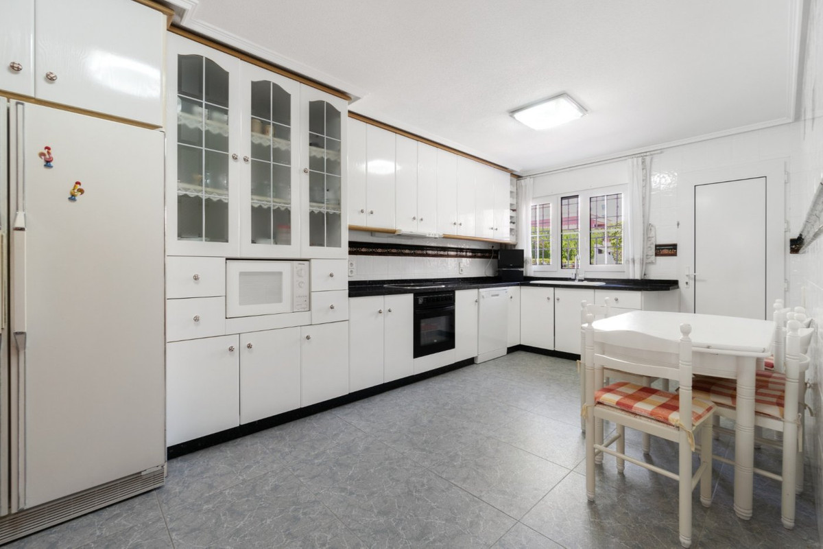 5 Bed Townhouse for sale in La Veleta Costa Blanca, Alicante, Spain