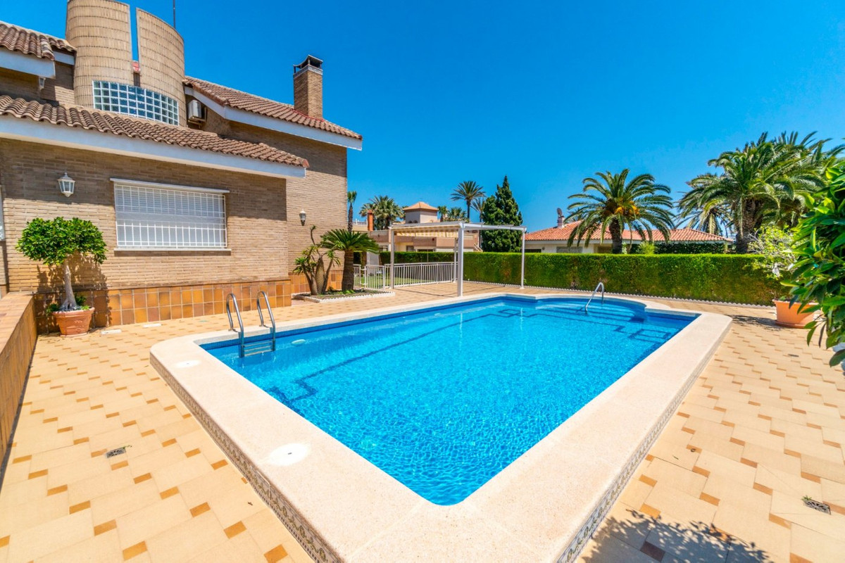 5 Bed Townhouse for sale in La Veleta Costa Blanca, Alicante, Spain