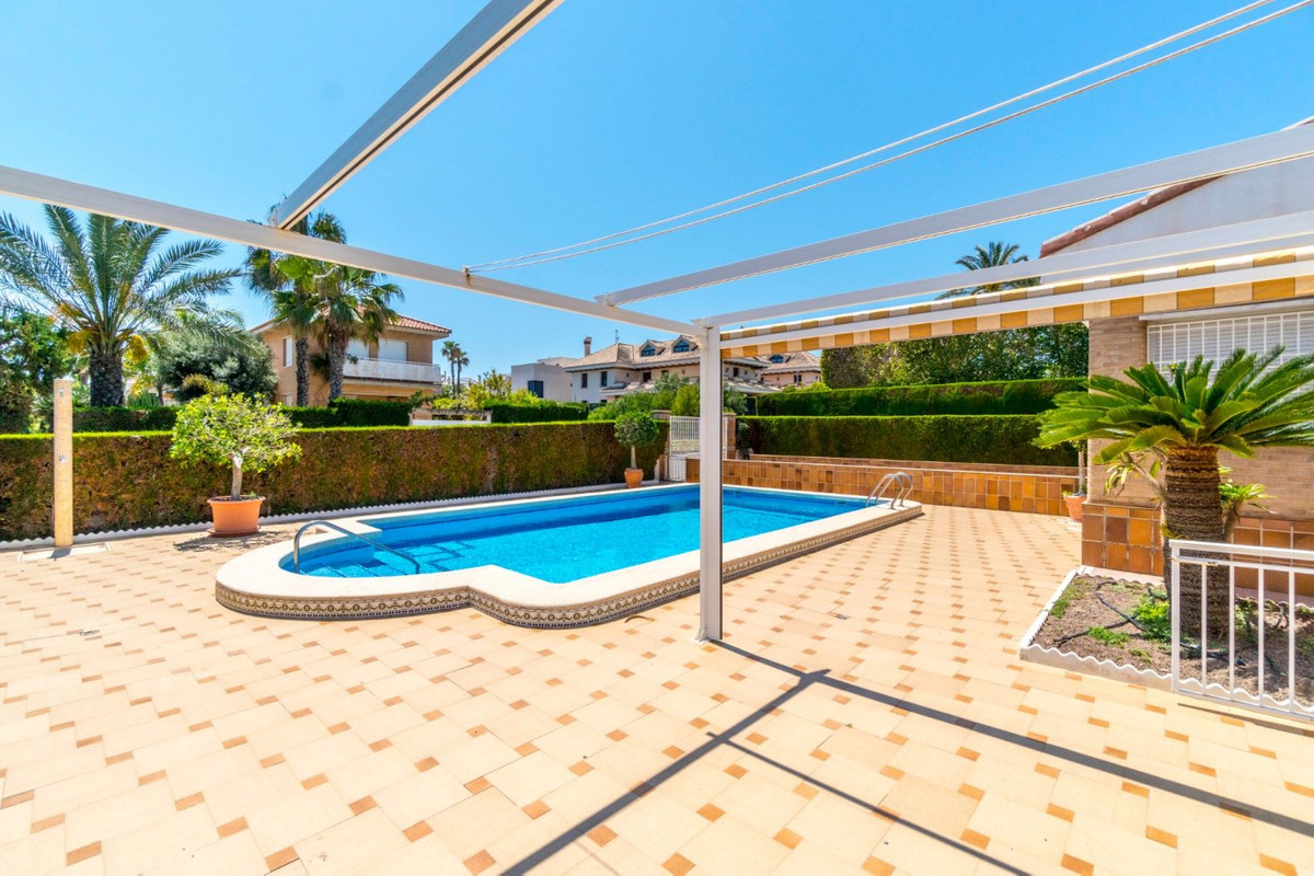 5 Bed Townhouse for sale in La Veleta Costa Blanca, Alicante, Spain