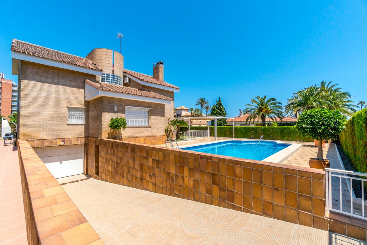 5 Bed Townhouse for sale in La Veleta Costa Blanca, Alicante, Spain