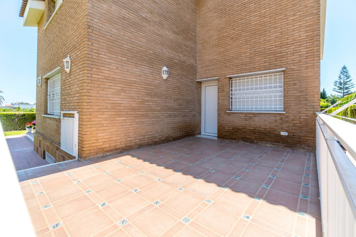 5 Bed Townhouse for sale in La Veleta Costa Blanca, Alicante, Spain